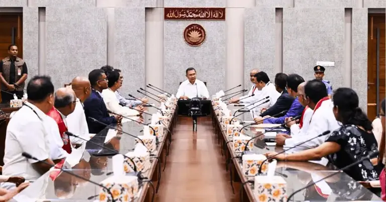 প্রধানমন্ত্রীর সঙ্গে প্রটেস্ট্যান্ট চার্চ নেতাদের শুভেচ্ছা বিনিময়